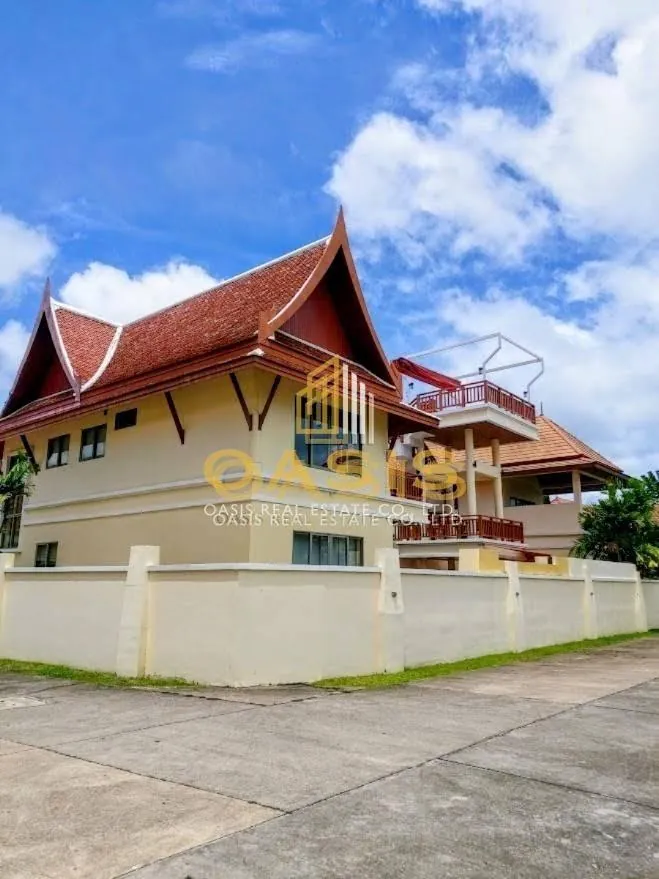 Luxury Villa with Panoramic Sea Views For Sale