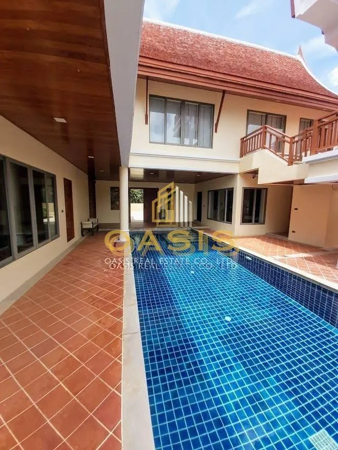 Luxury Villa with Panoramic Sea Views For Sale