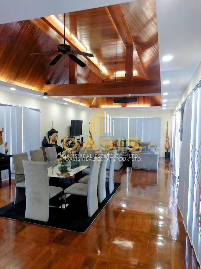 Luxury Villa with Panoramic Sea Views For Sale
