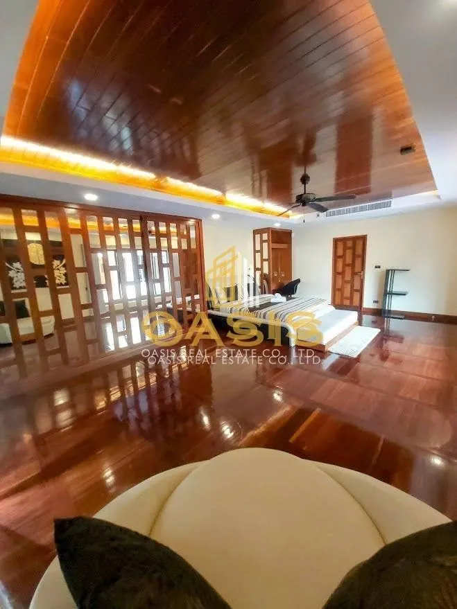 Luxury Villa with Panoramic Sea Views For Sale