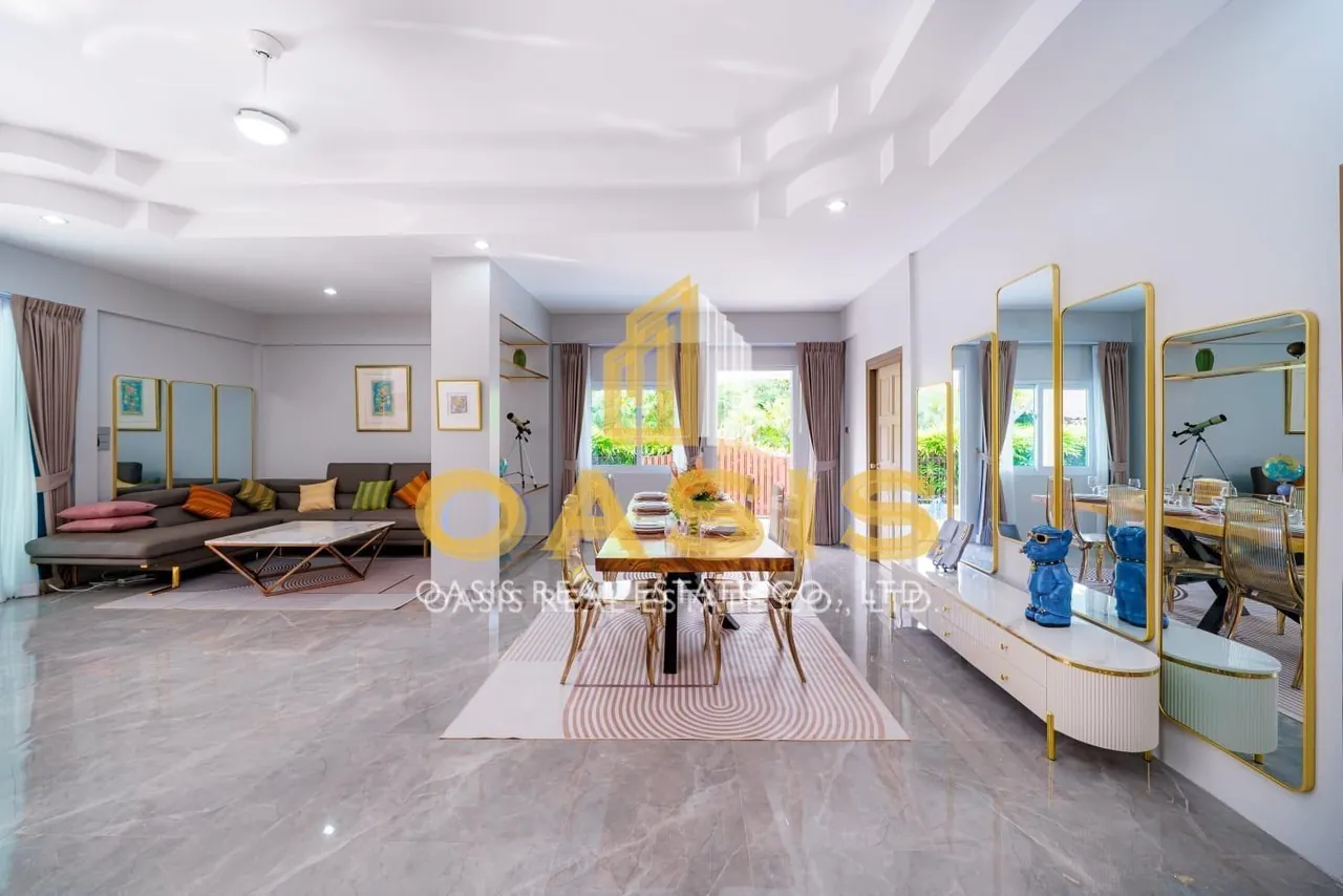 Exquisite Luxury Pool Villa for Sale  Na Kluea Pattaya