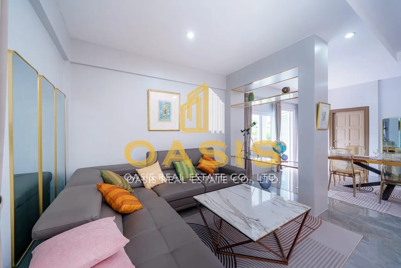 Exquisite Luxury Pool Villa for Sale  Na Kluea Pattaya