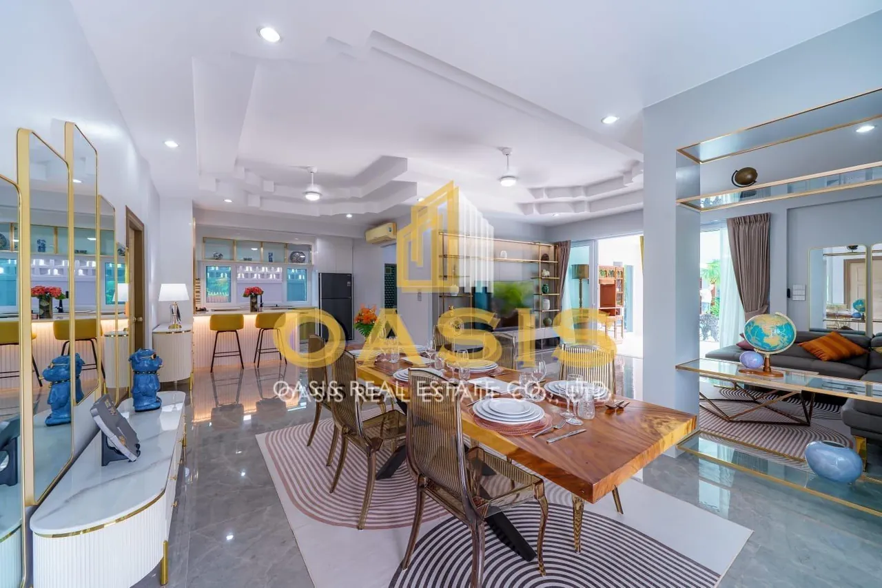 Exquisite Luxury Pool Villa for Sale  Na Kluea Pattaya