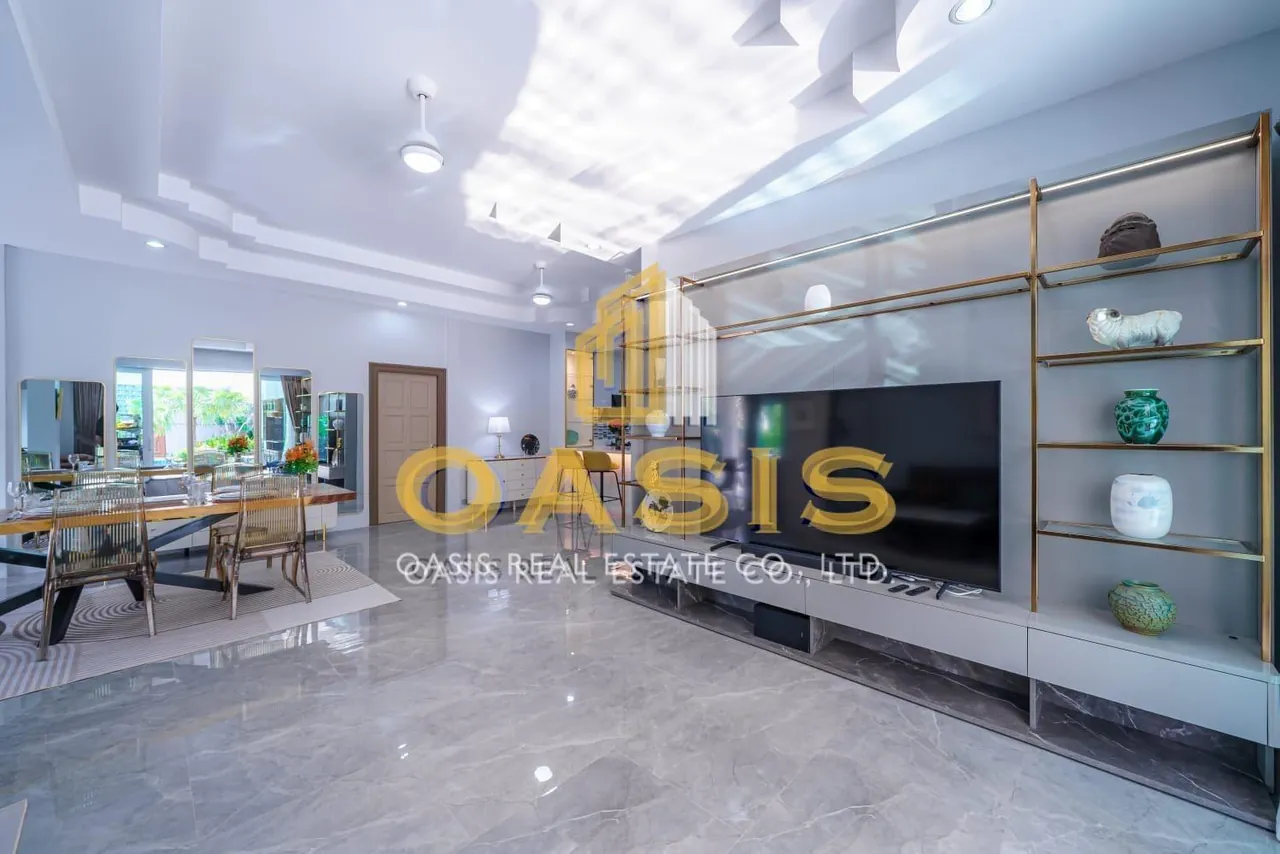 Exquisite Luxury Pool Villa for Sale  Na Kluea Pattaya