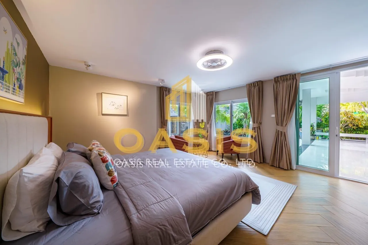 Exquisite Luxury Pool Villa for Sale Na Kluea Pattaya