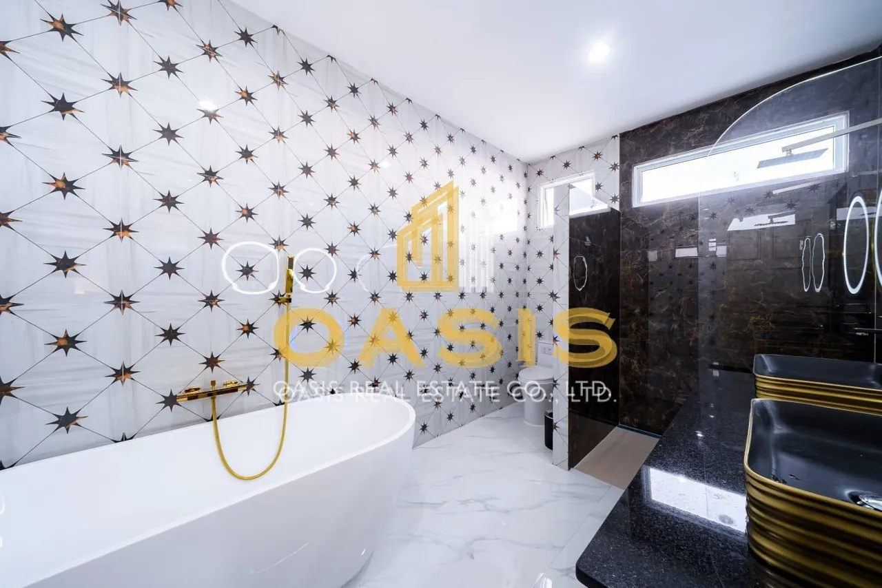 Exquisite Luxury Pool Villa for Sale Na Kluea Pattaya
