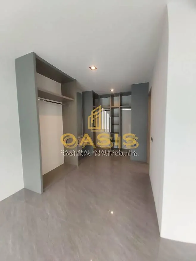 Luxury Designer Home for Sale near Mabprachan Lake