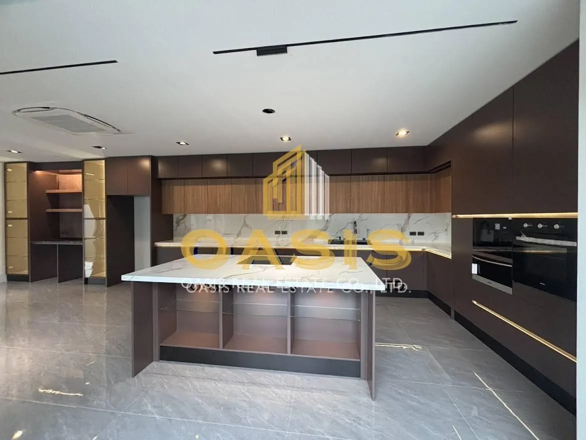 Luxury Designer Home for Sale near Mabprachan Lake