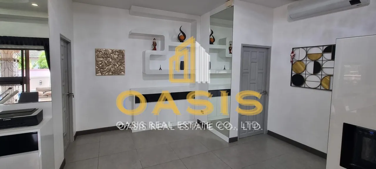 Luxury Pool Villa For Sale near Siam Country Club