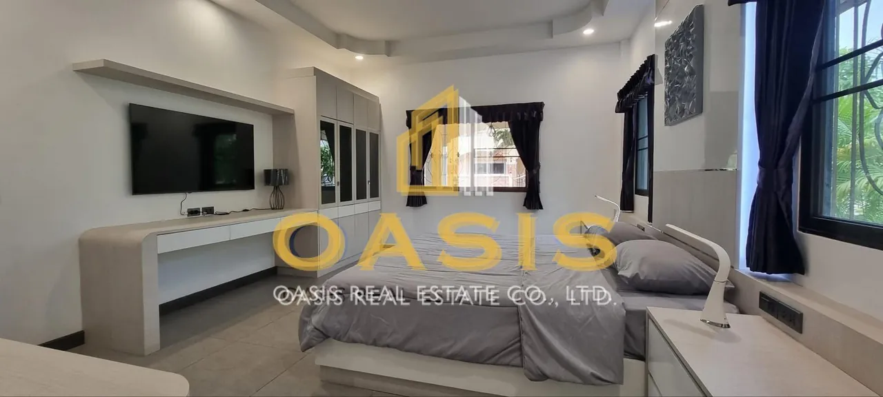 Luxury Pool Villa For Sale near Siam Country Club