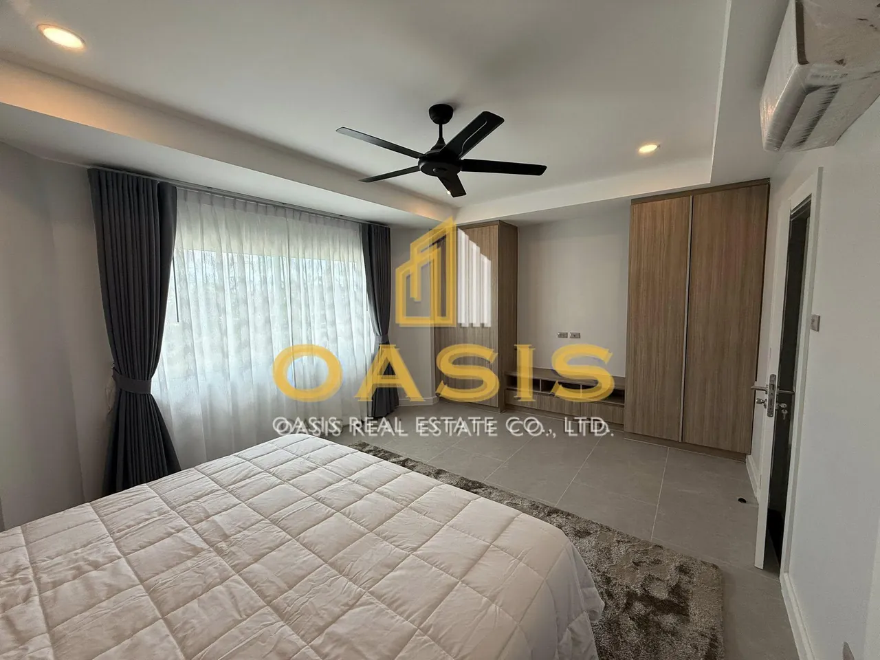 Elegant 5-Bedroom Pool Villa for Rent