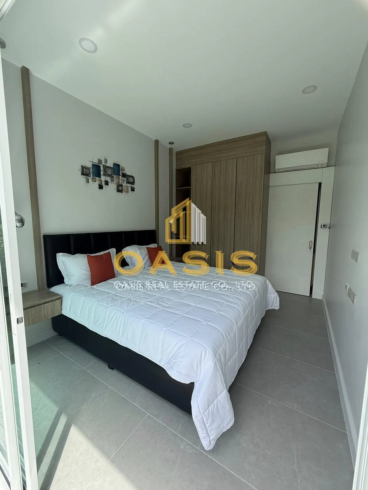 Elegant 5-Bedroom Pool Villa for Rent