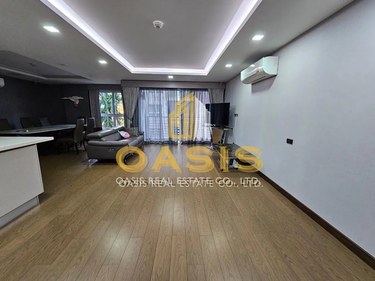 Avenue 61 Condominium for rent
