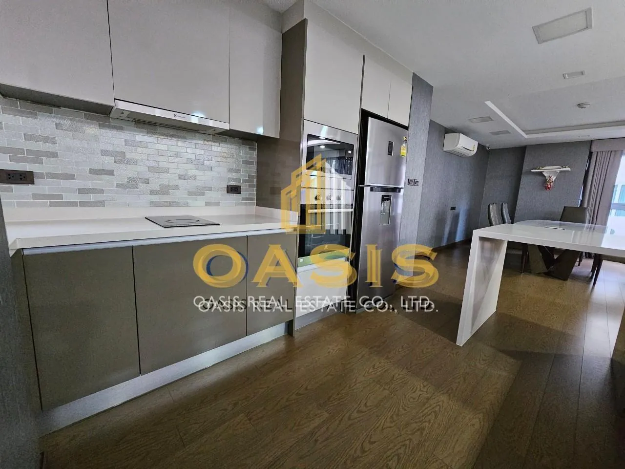 Avenue 61 Condominium for rent