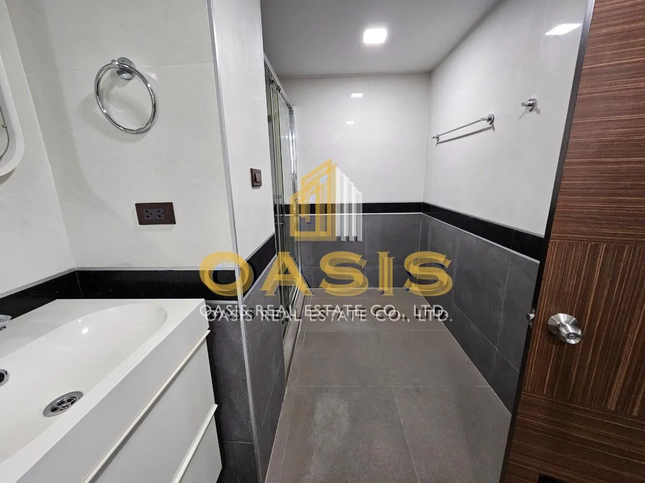 Avenue 61 Condominium for rent