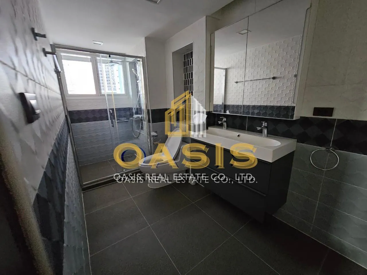 Avenue 61 Condominium for rent