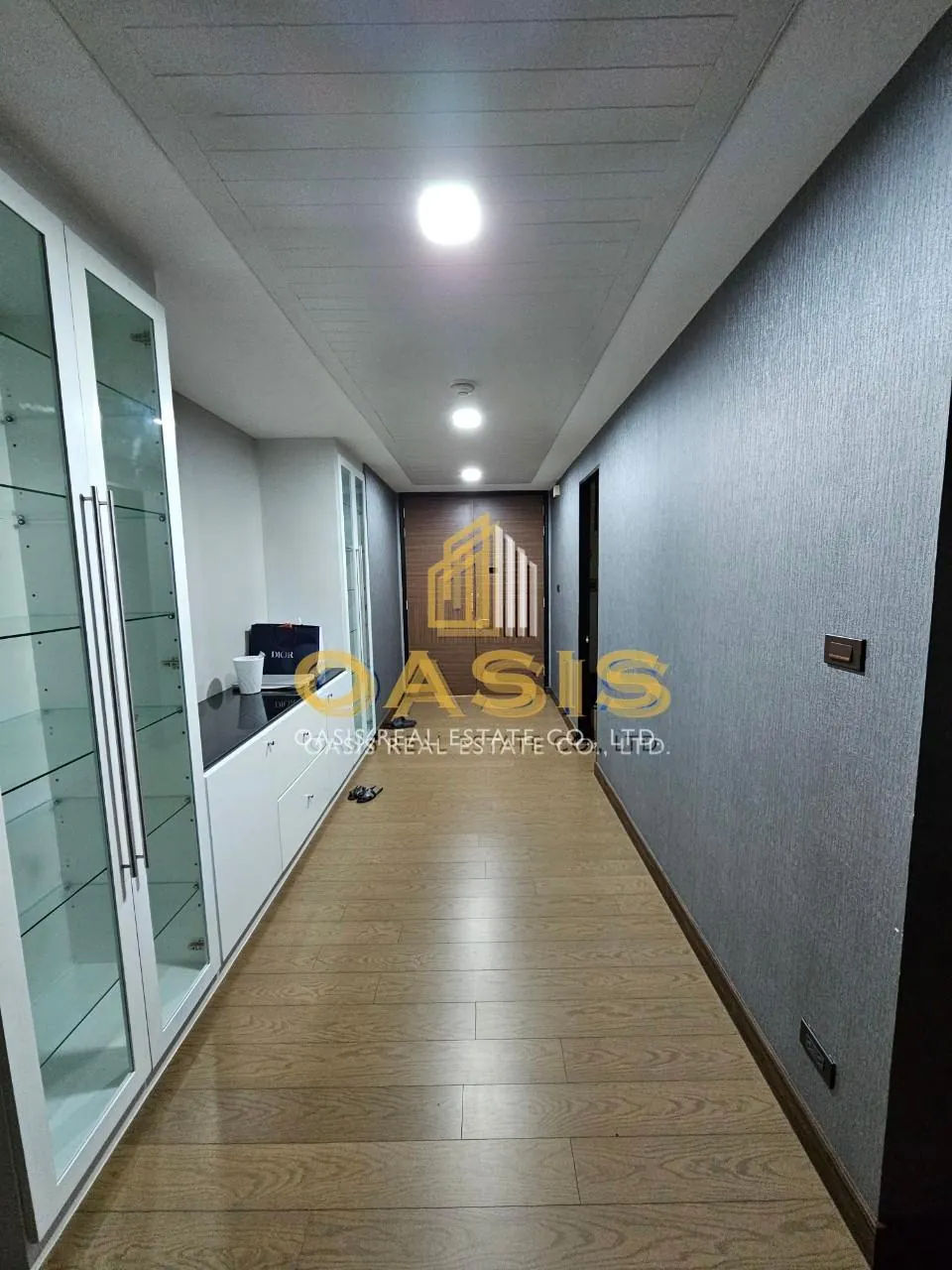 Avenue 61 Condominium for rent