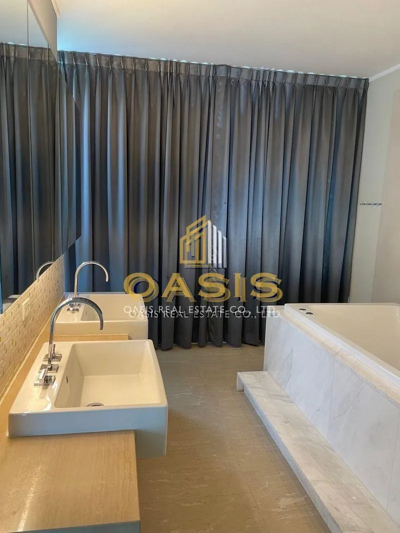 North Point Wongamat Beach Exceptional Duplex for Sale