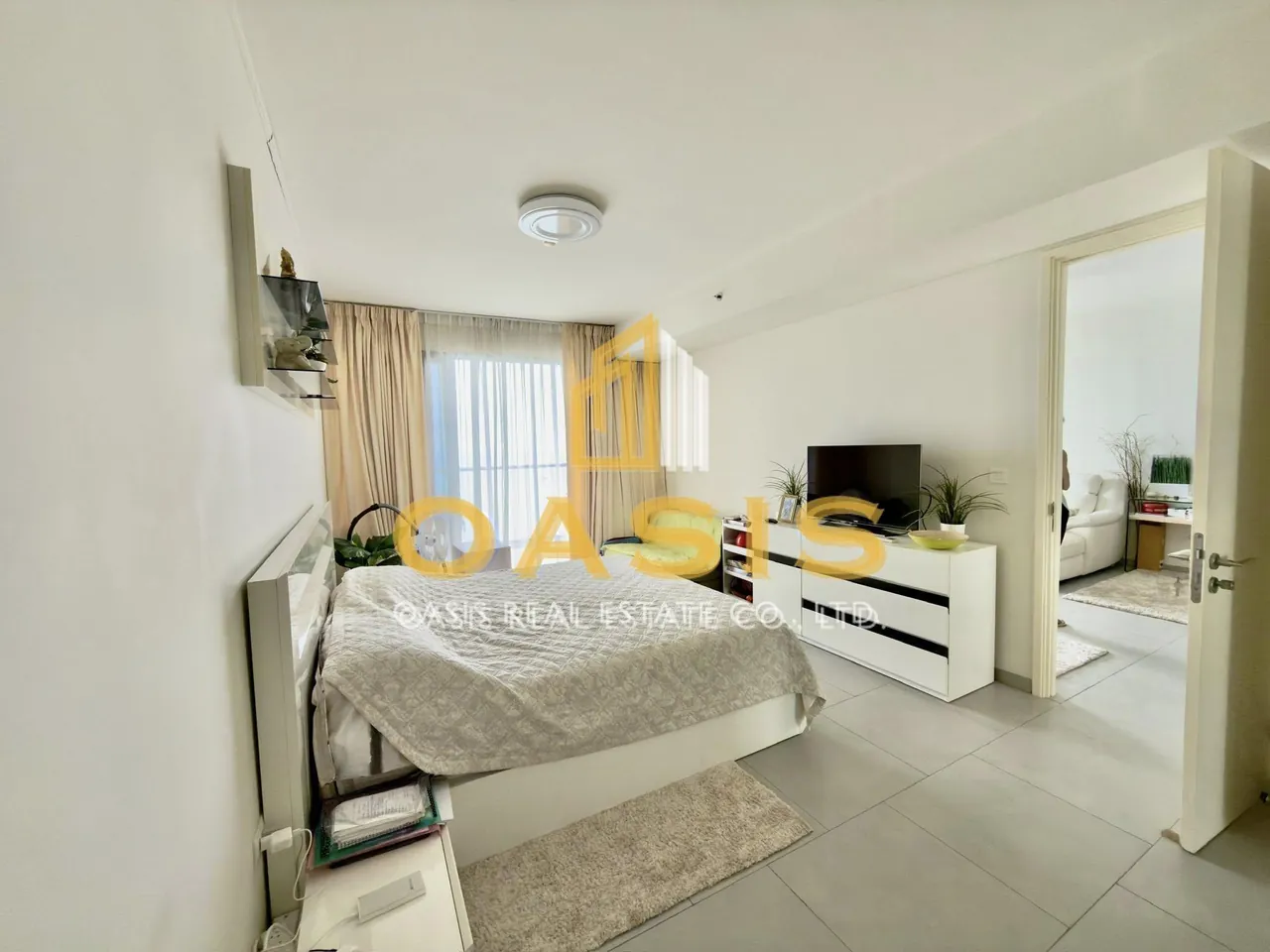 Zire Wongamat Sea View Condominium for Sale