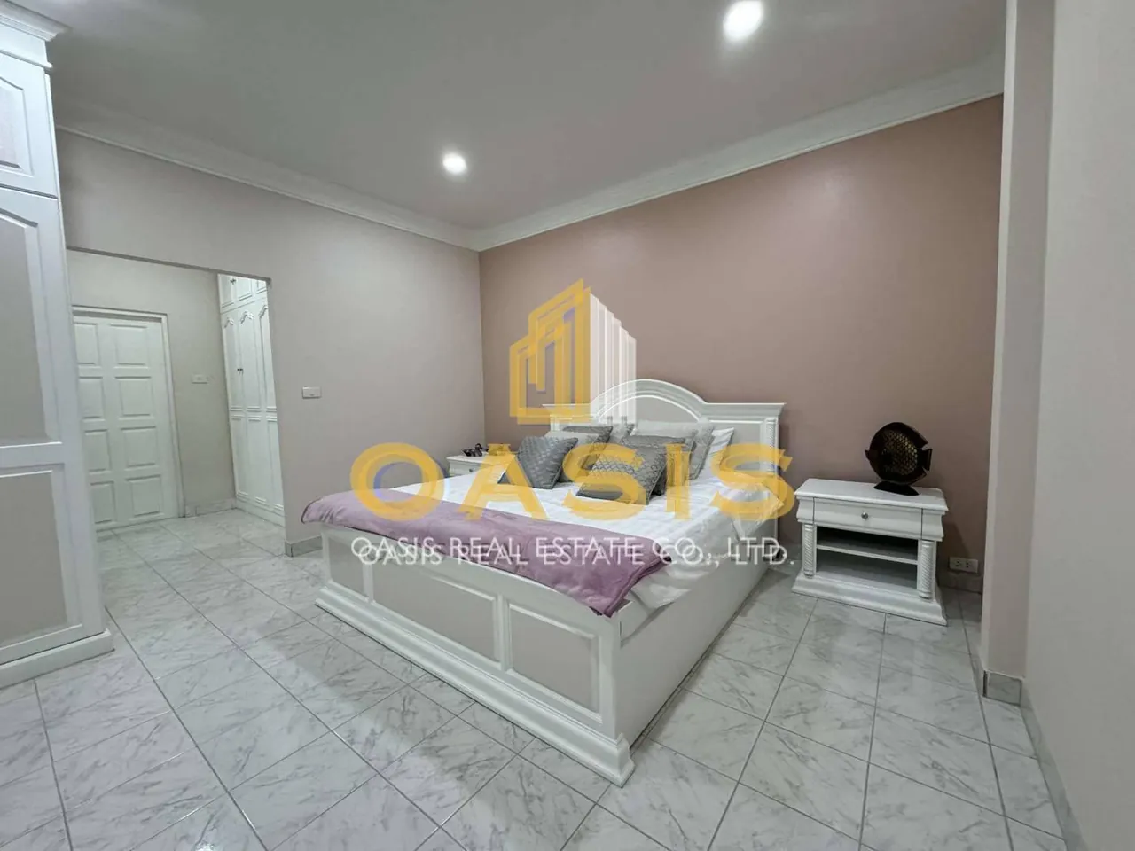 Pattaya Park Hill pool villa for sale