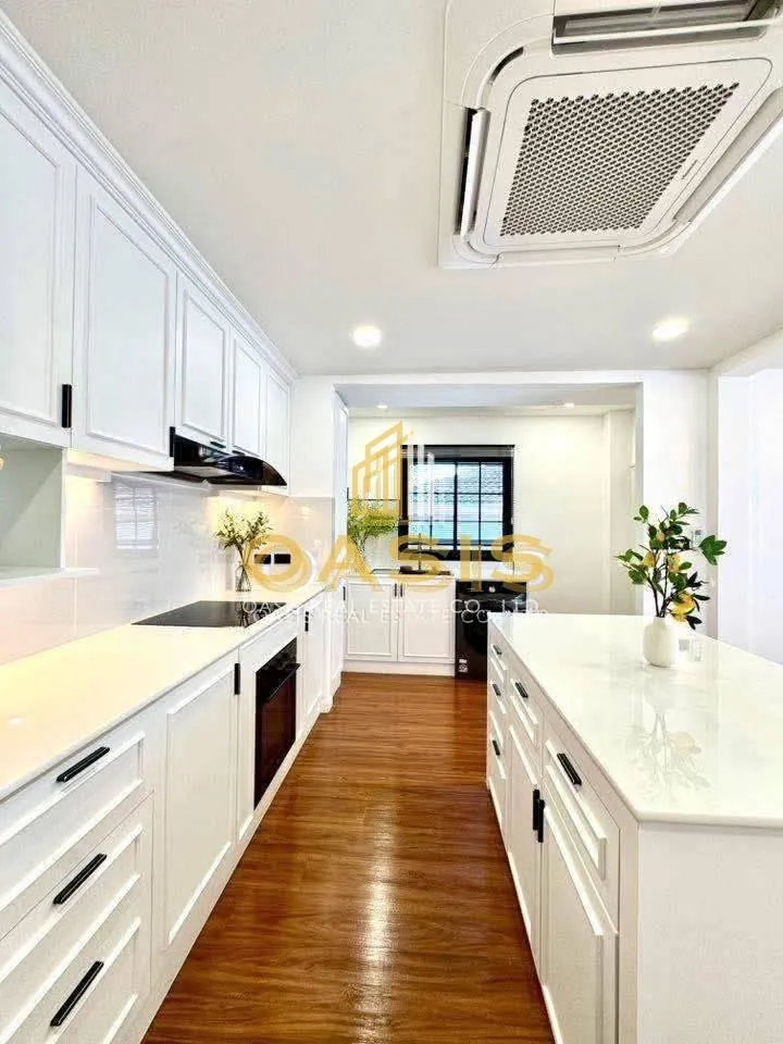 Pattaya Park Hill pool villa for sale