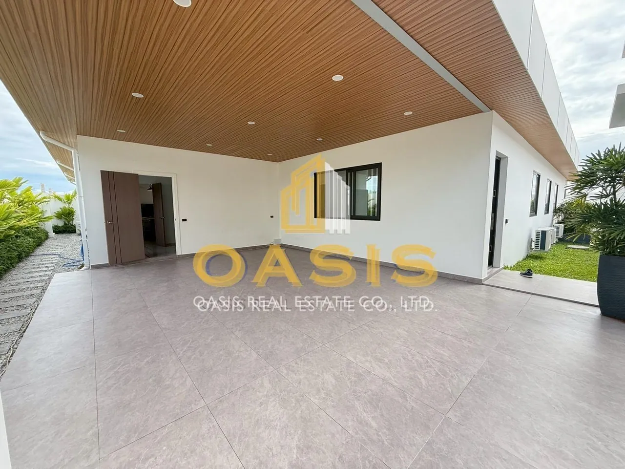 LUXURY POOL VILLAS IN A PRIME HILLSIDE LOCATION FOR SALE