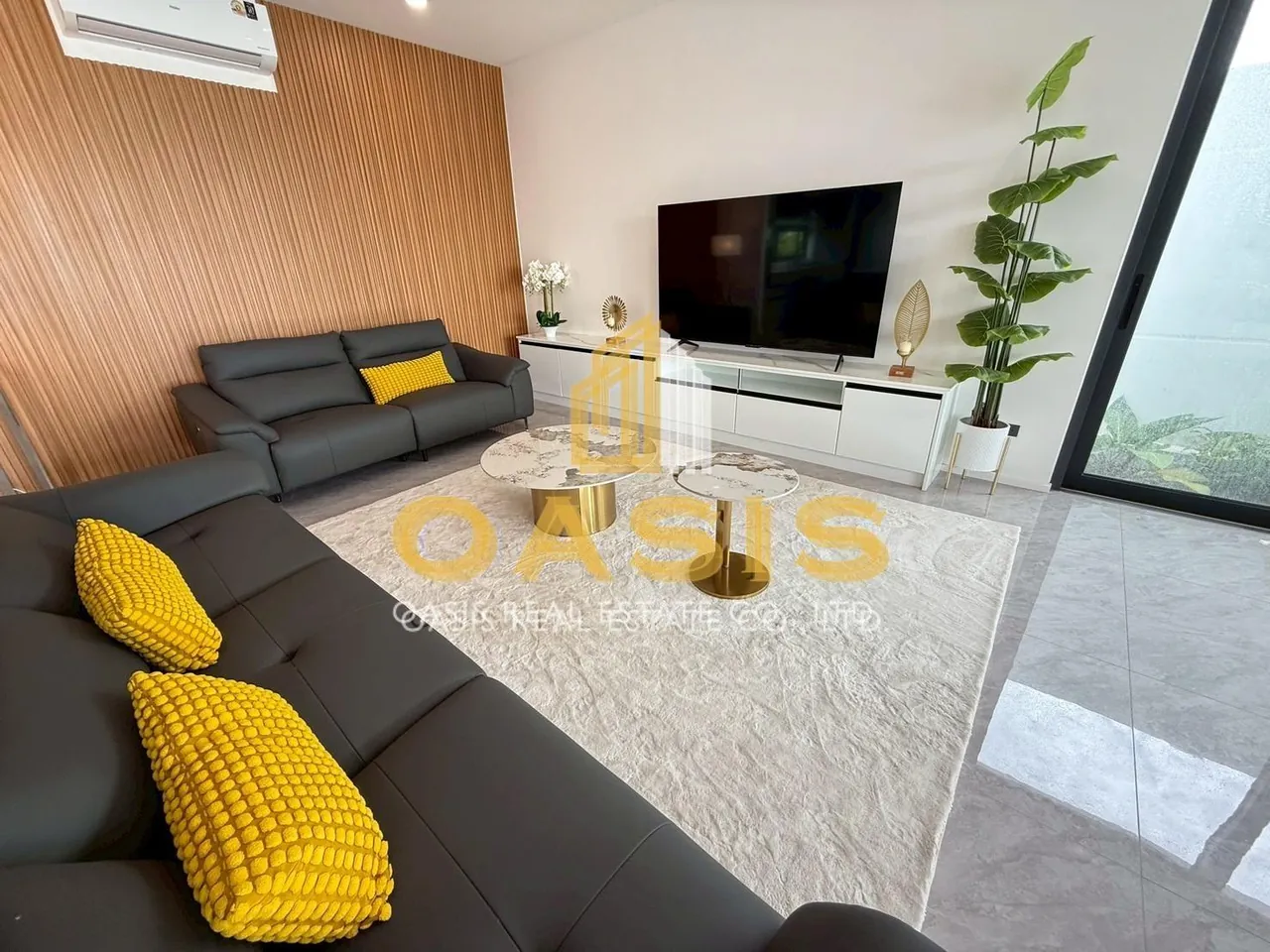 LUXURY POOL VILLAS IN A PRIME HILLSIDE LOCATION FOR SALE