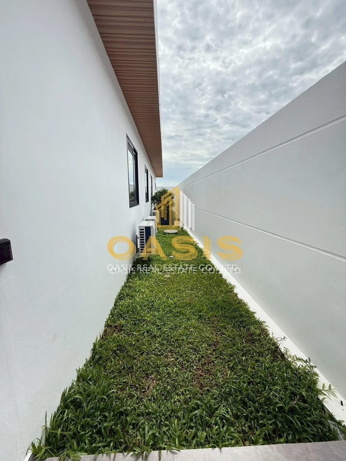 LUXURY POOL VILLAS IN A PRIME HILLSIDE LOCATION FOR SALE