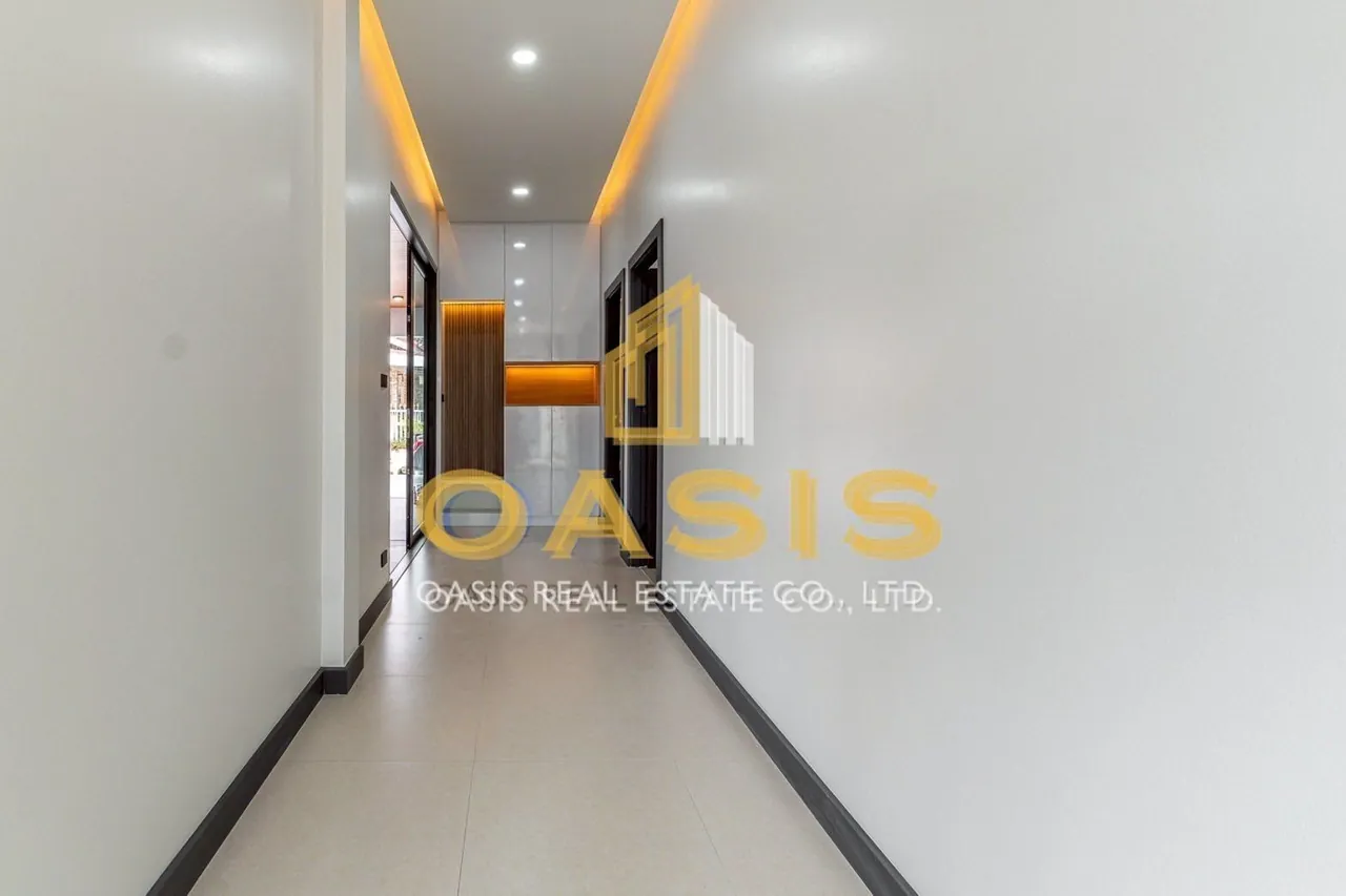 Modern Style Single House Pool Villa for Sale in Central Pattaya
