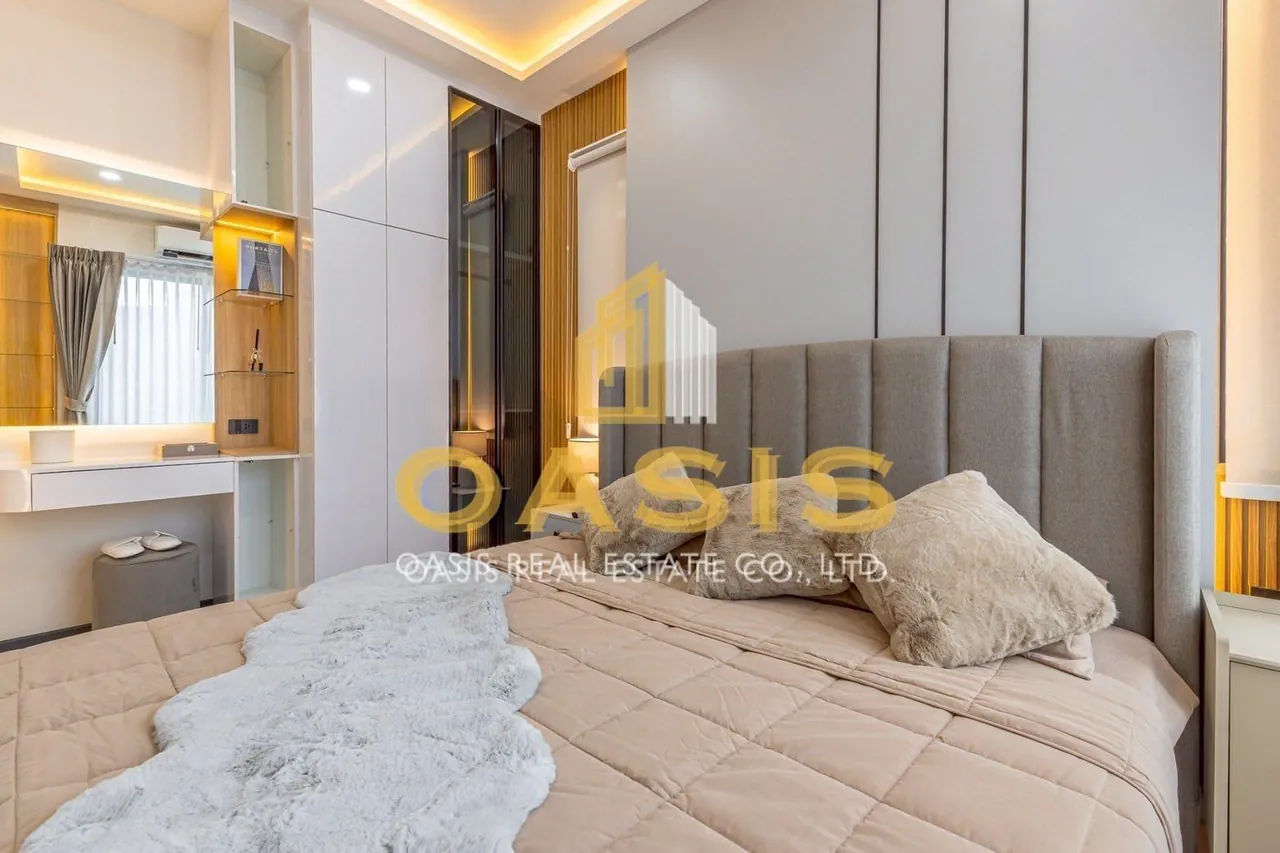 Modern Style Single House Pool Villa for Sale in Central Pattaya