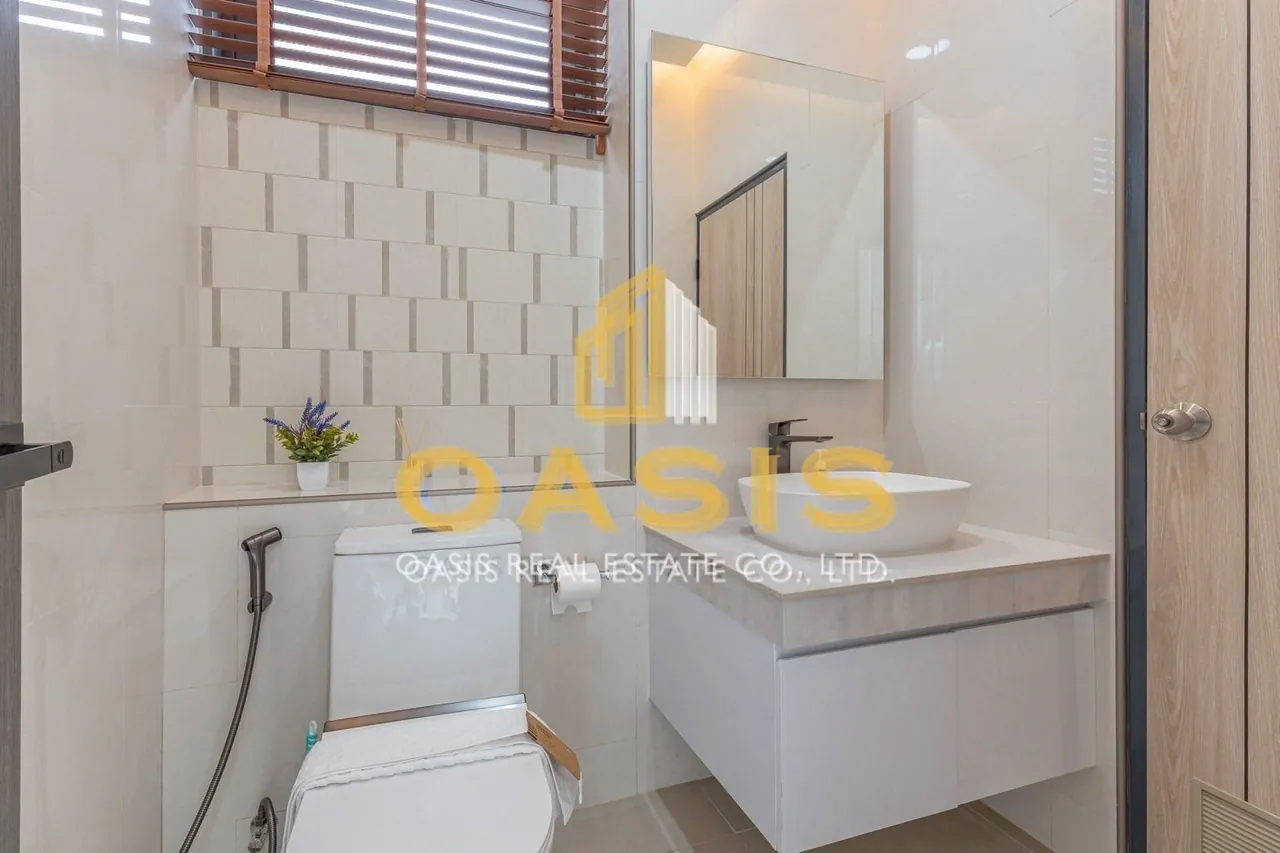 Modern Style Single House Pool Villa for Sale in Central Pattaya