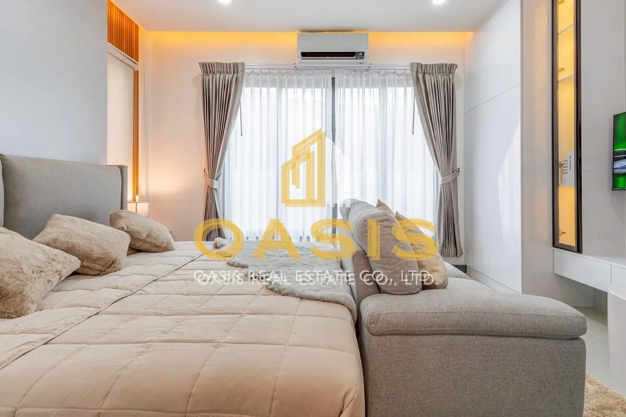 Modern Style Single House Pool Villa for Sale in Central Pattaya