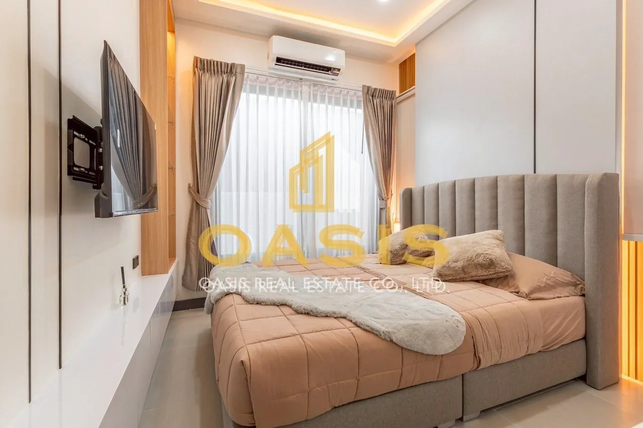 Modern Style Single House Pool Villa for Sale in Central Pattaya