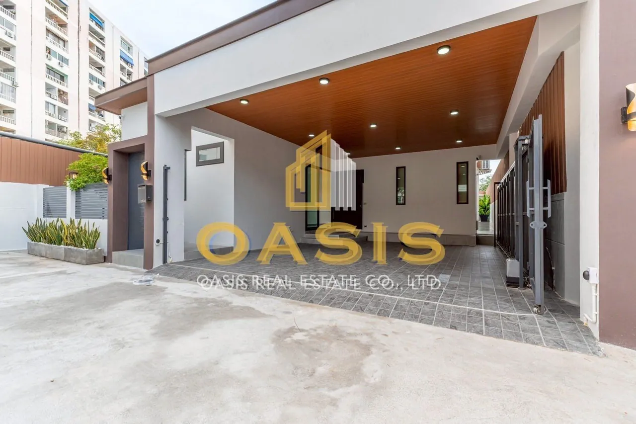 Modern Style Single House Pool Villa for Sale in Central Pattaya