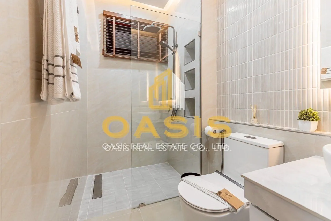 Modern Style Single House Pool Villa for Sale in Central Pattaya