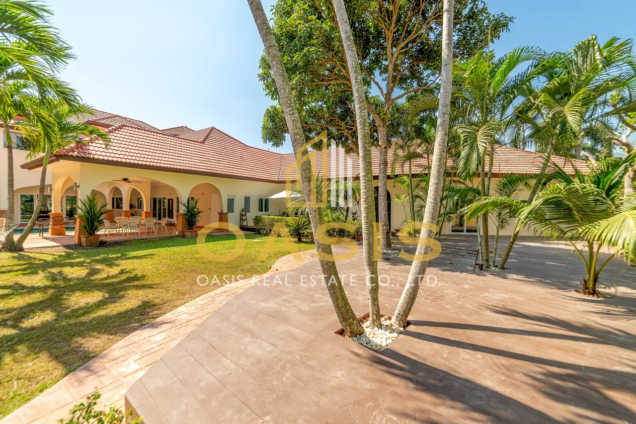 Elegant Luxury Pool Villa for Sale