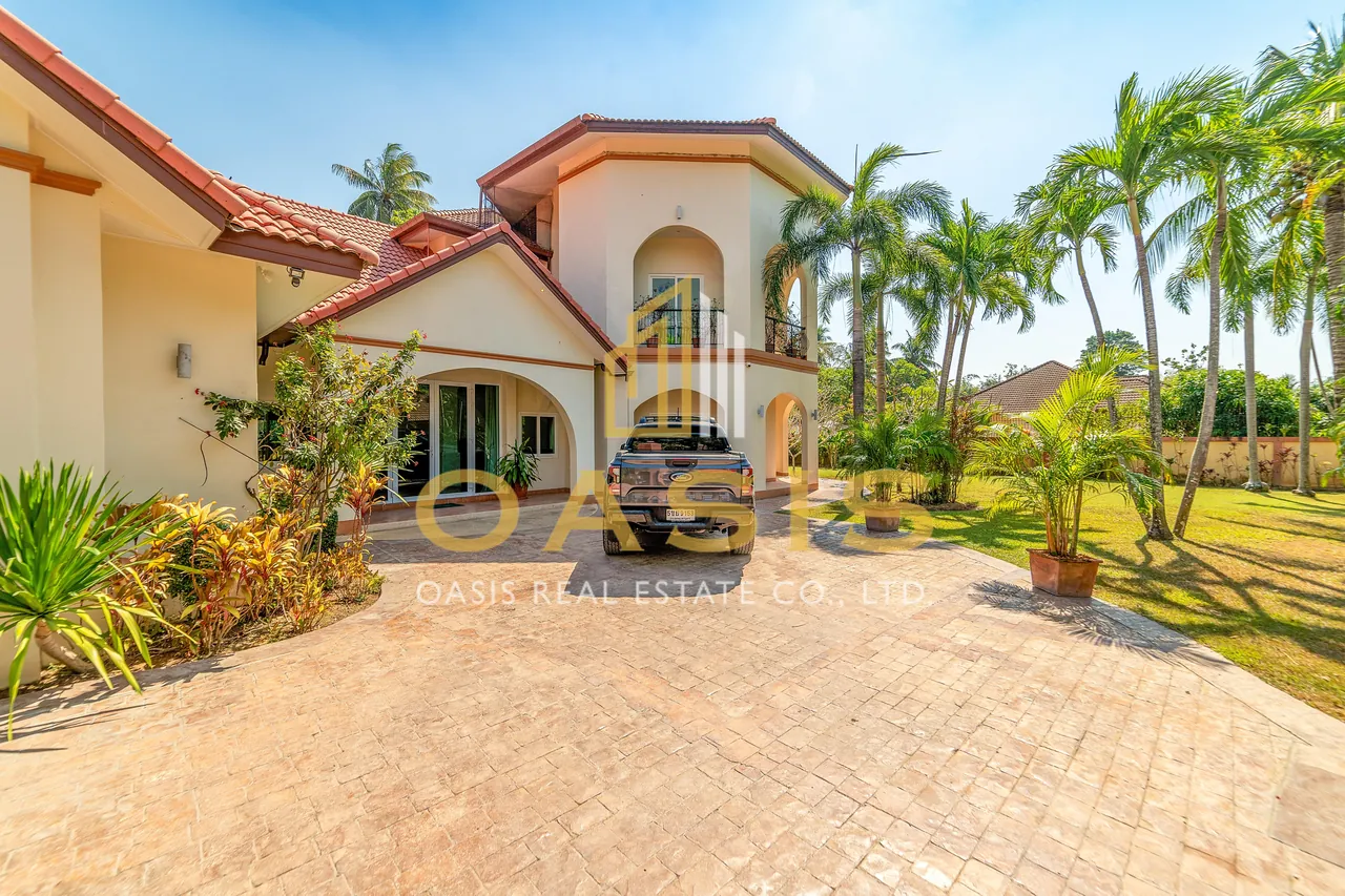 Elegant Luxury Pool Villa for Sale