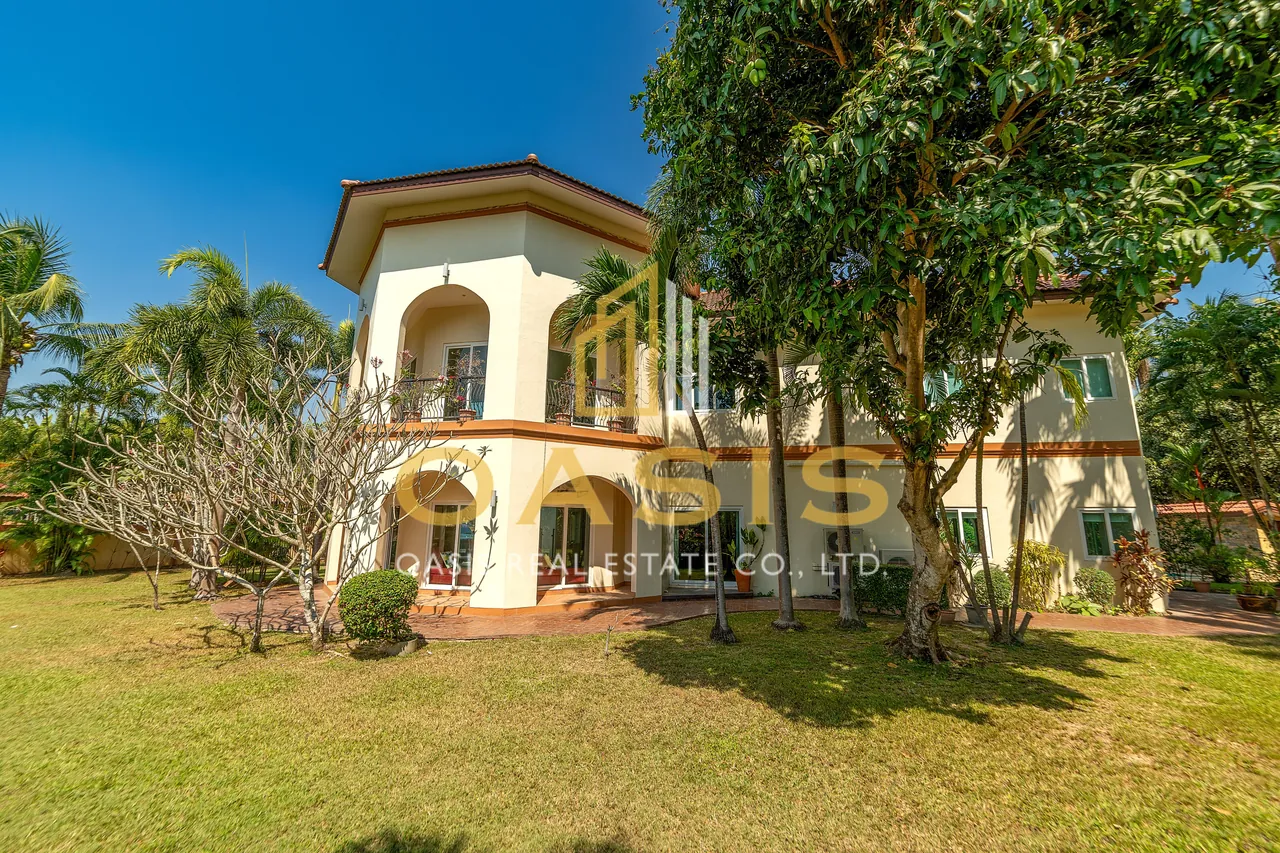 Elegant Luxury Pool Villa for Sale