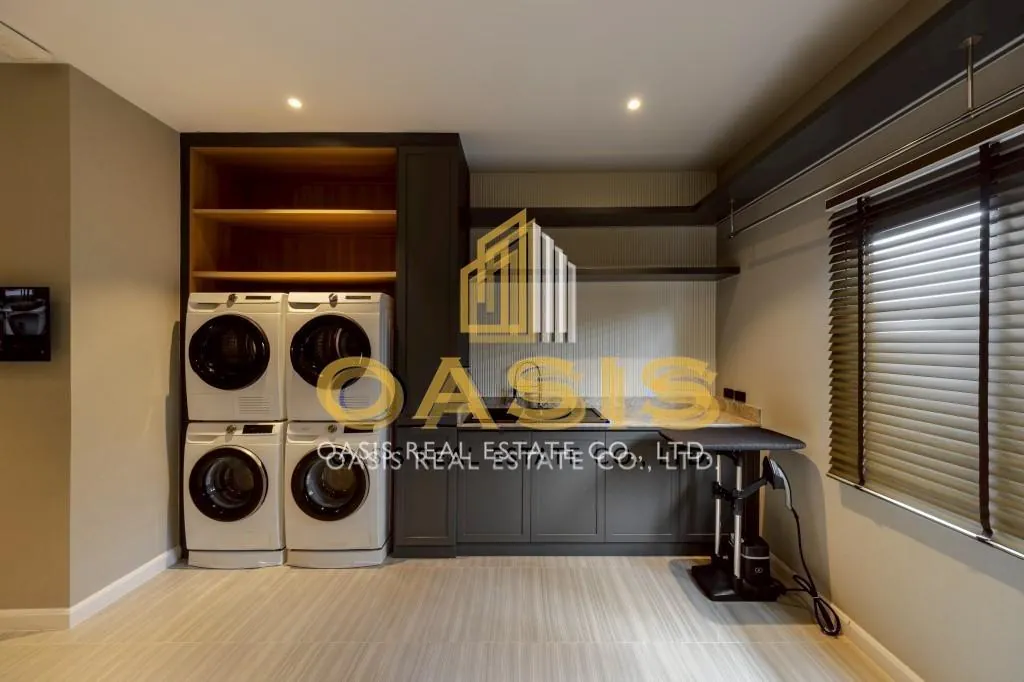 Luxury Modern Pool Villa Near Jomtien Beach For Sale