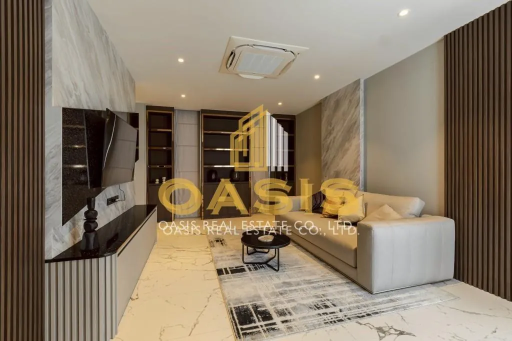 Luxury Modern Pool Villa Near Jomtien Beach For Sale