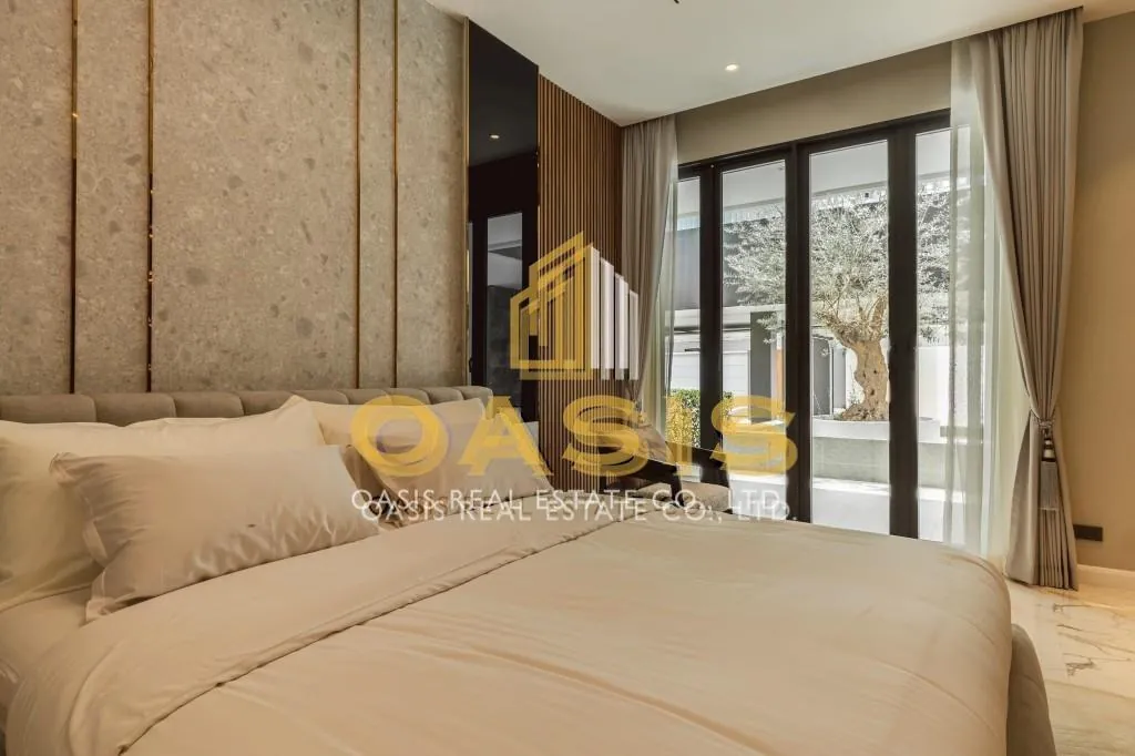 Luxury Modern Pool Villa Near Jomtien Beach For Sale
