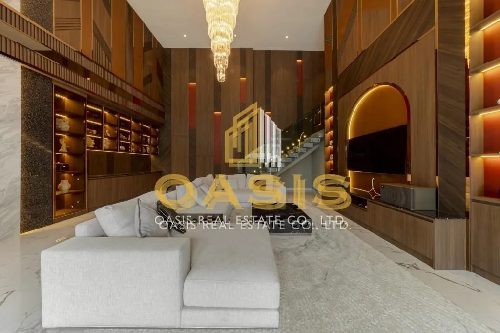 Luxury Modern Pool Villa Near Jomtien Beach For Sale