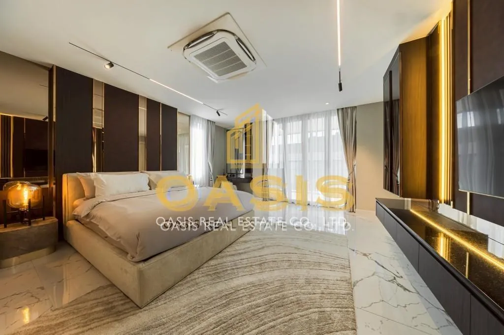 Luxury Modern Pool Villa Near Jomtien Beach For Sale