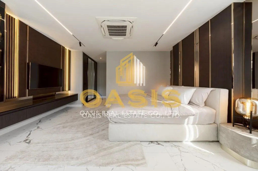 Luxury Modern Pool Villa Near Jomtien Beach For Sale