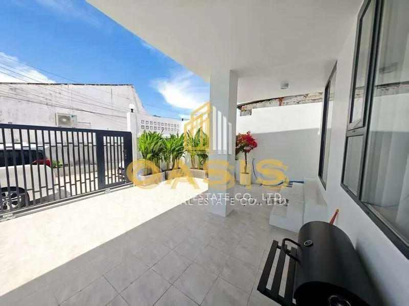 Modern Pool Villa in Naklua Area