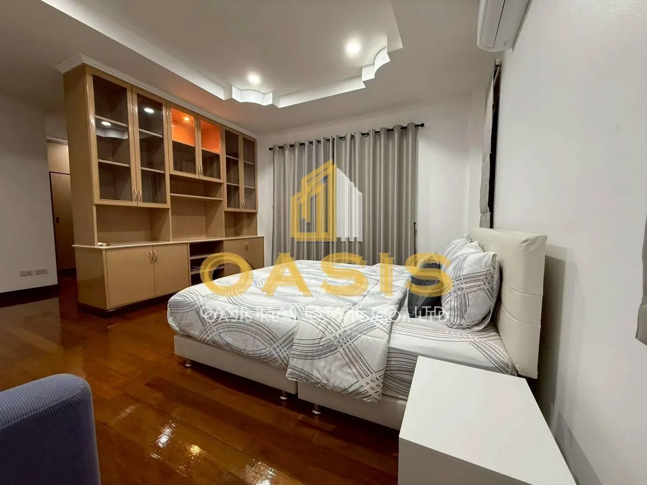 Exceptional renovated 2 story House for Sale and Rent
