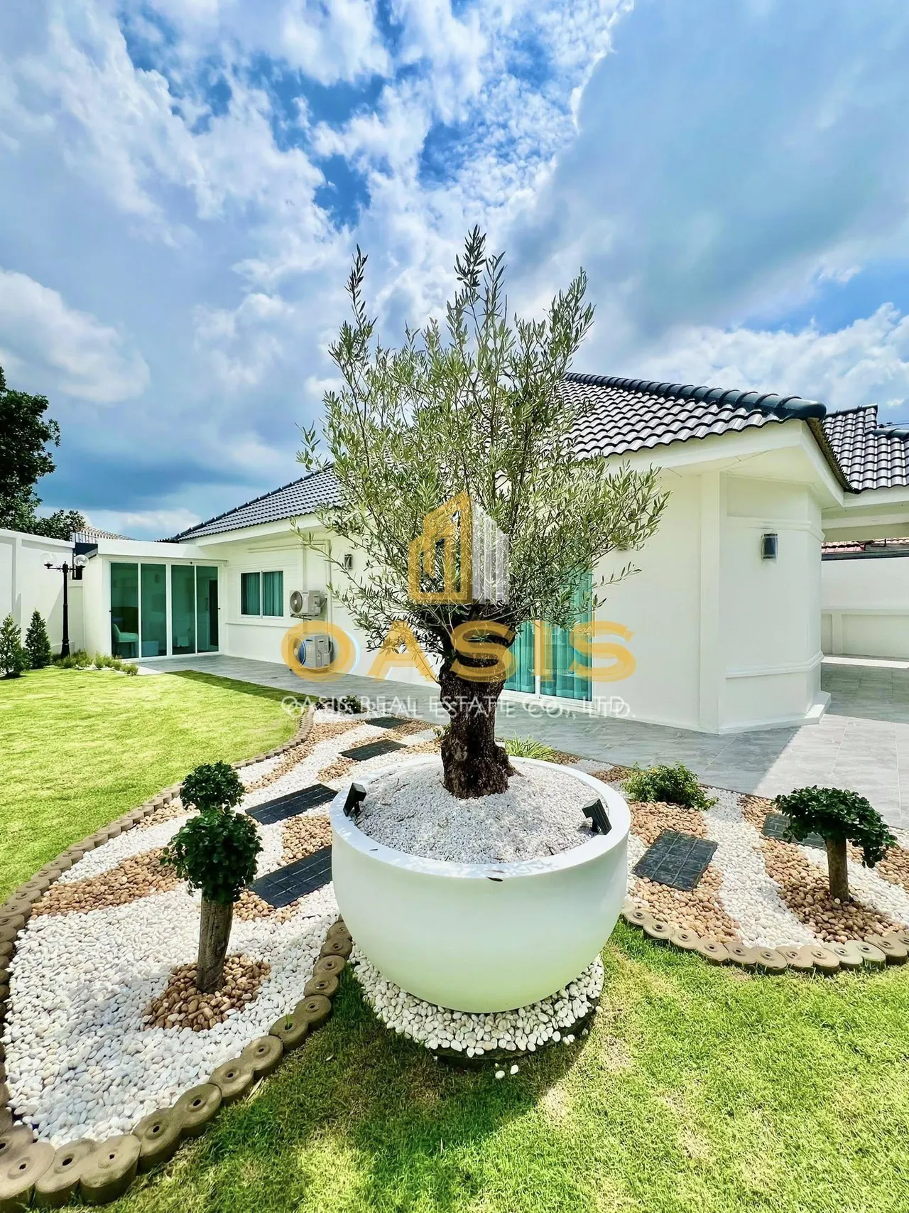 Single-storey corner house with a gentle for sale