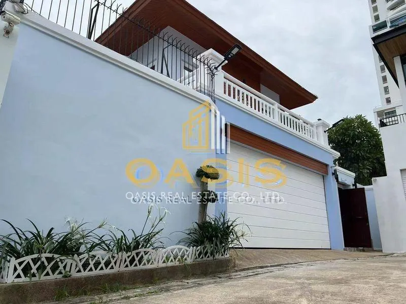 Luxury Pool Villa in Oriental Hawaii Pattaya For Sale