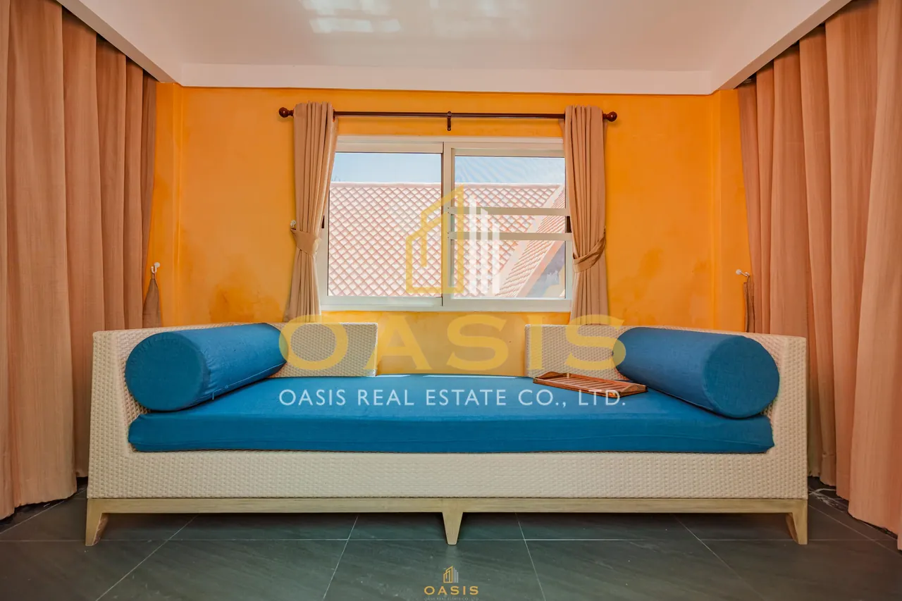 Jomtien Palace Village For Sale