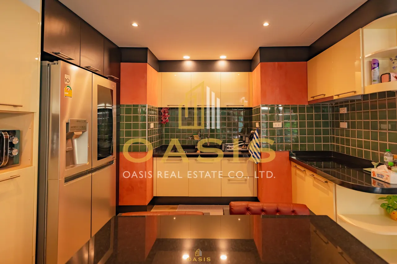 Jomtien Palace Village For Sale